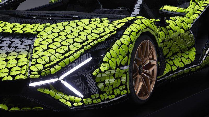 Life-size LEGO Technic Lamborghini Sian FKP 37 (11)