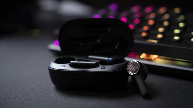 434374 JBL Quantum TWS Lifestyle Image Still Life 91d562 original 1655817177 scaled 1 scaled 1 434374 JBL Quantum TWS Lifestyle Image Still Life 91d562 original 1655817177 scaled 1 scaled 1