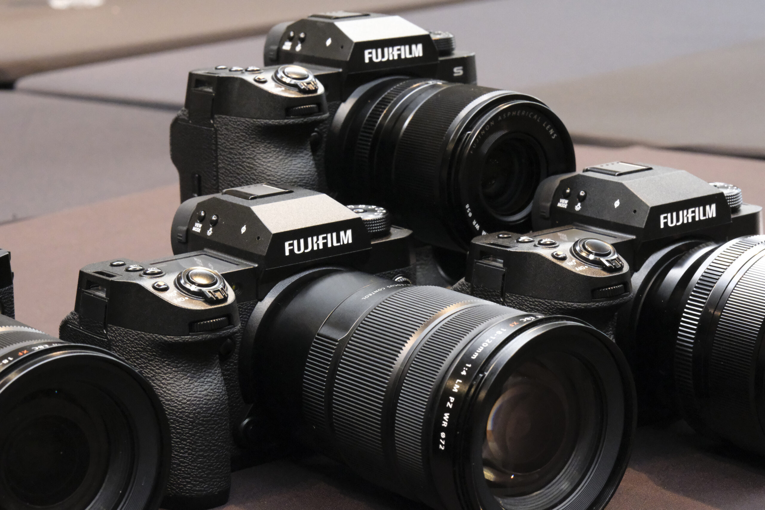 Fujifilm XH2 group scaled 1
