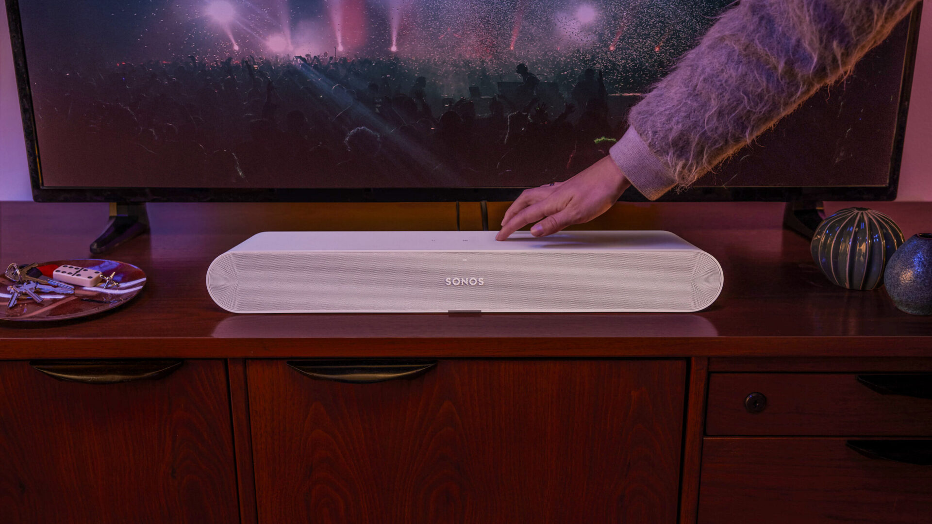 Sonos-Ray-touch-control