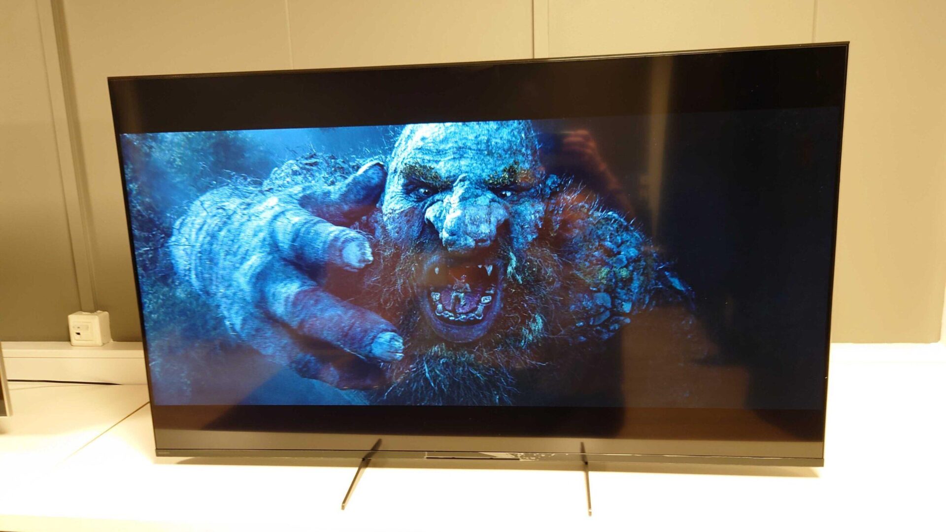 Sony X90K Troll Netflix scaled 1