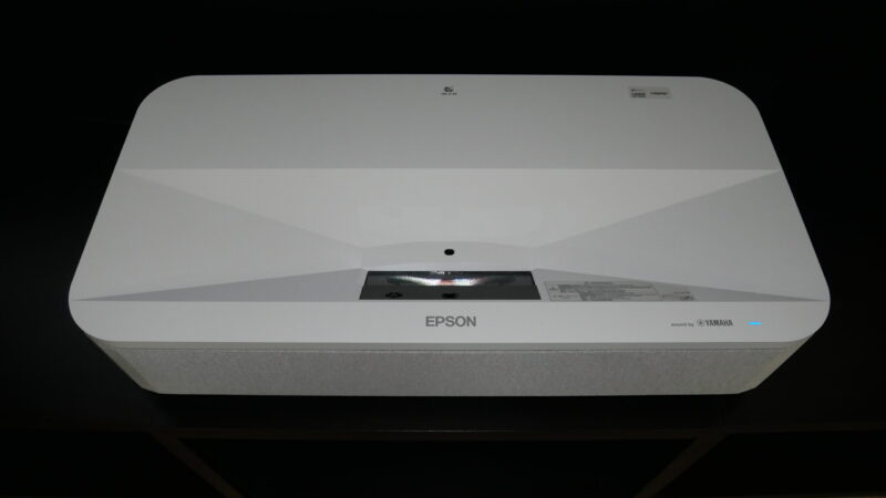 Epson EH-LS800 front