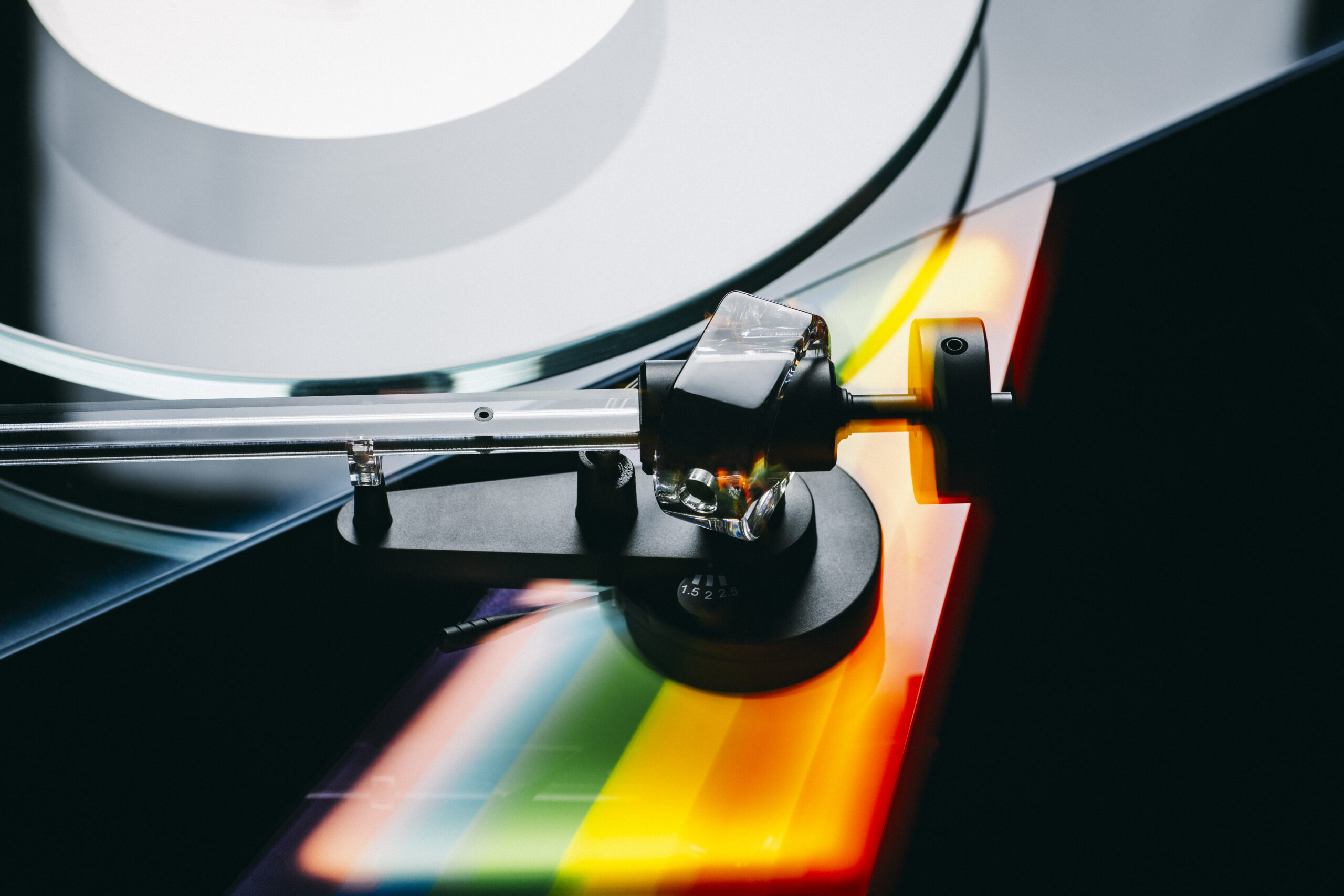 Dark Side Of The Moon Turntable 5 scaled