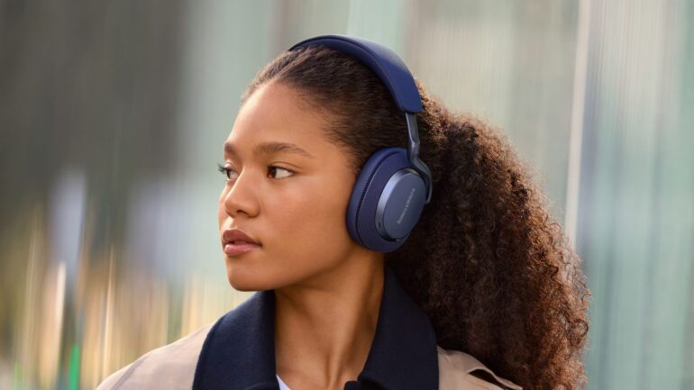 B&W - Px7 S3 Indigo Blue - Campaign 12 - 16x9