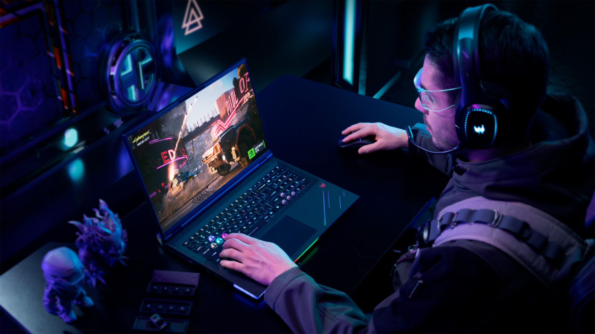 Acer Predator Helios 18 AI (PH18-73-937V)