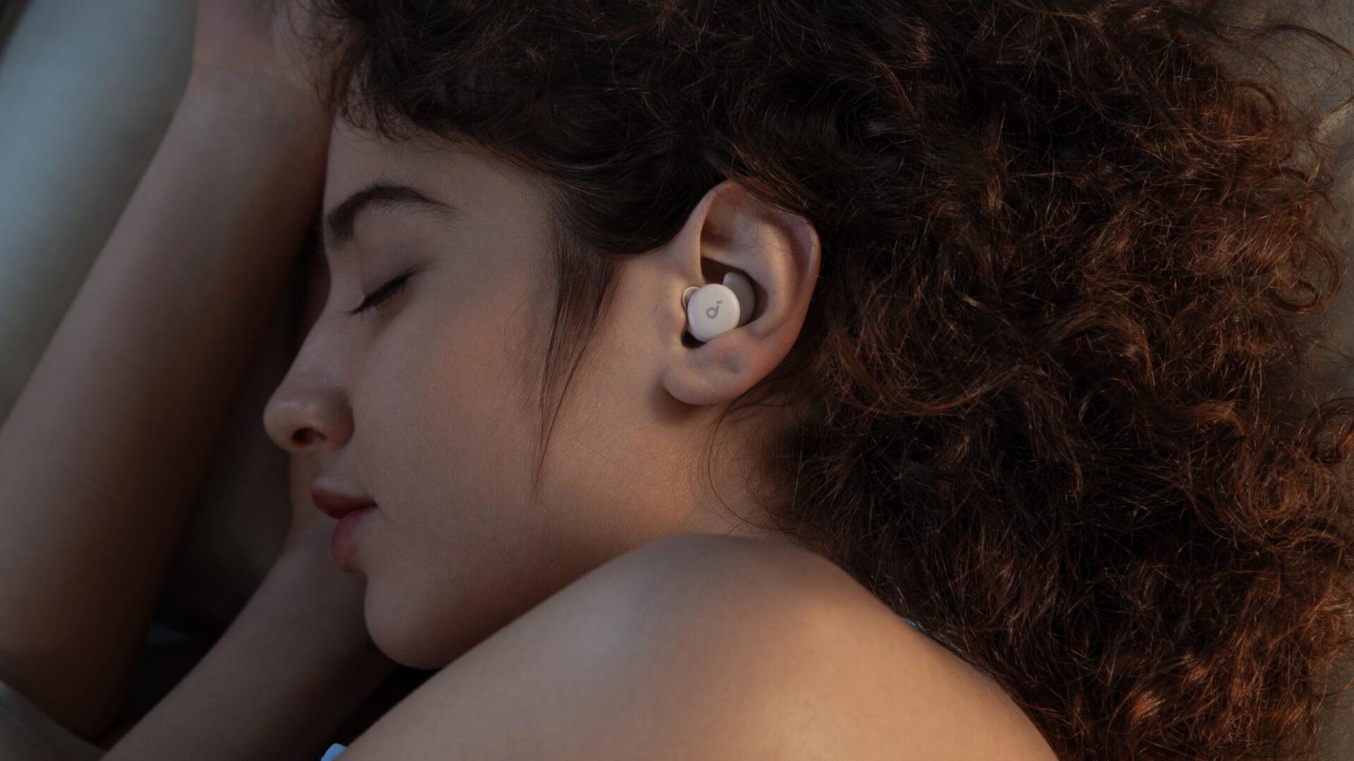 Soundcore Sleep A20 lifestyle 2