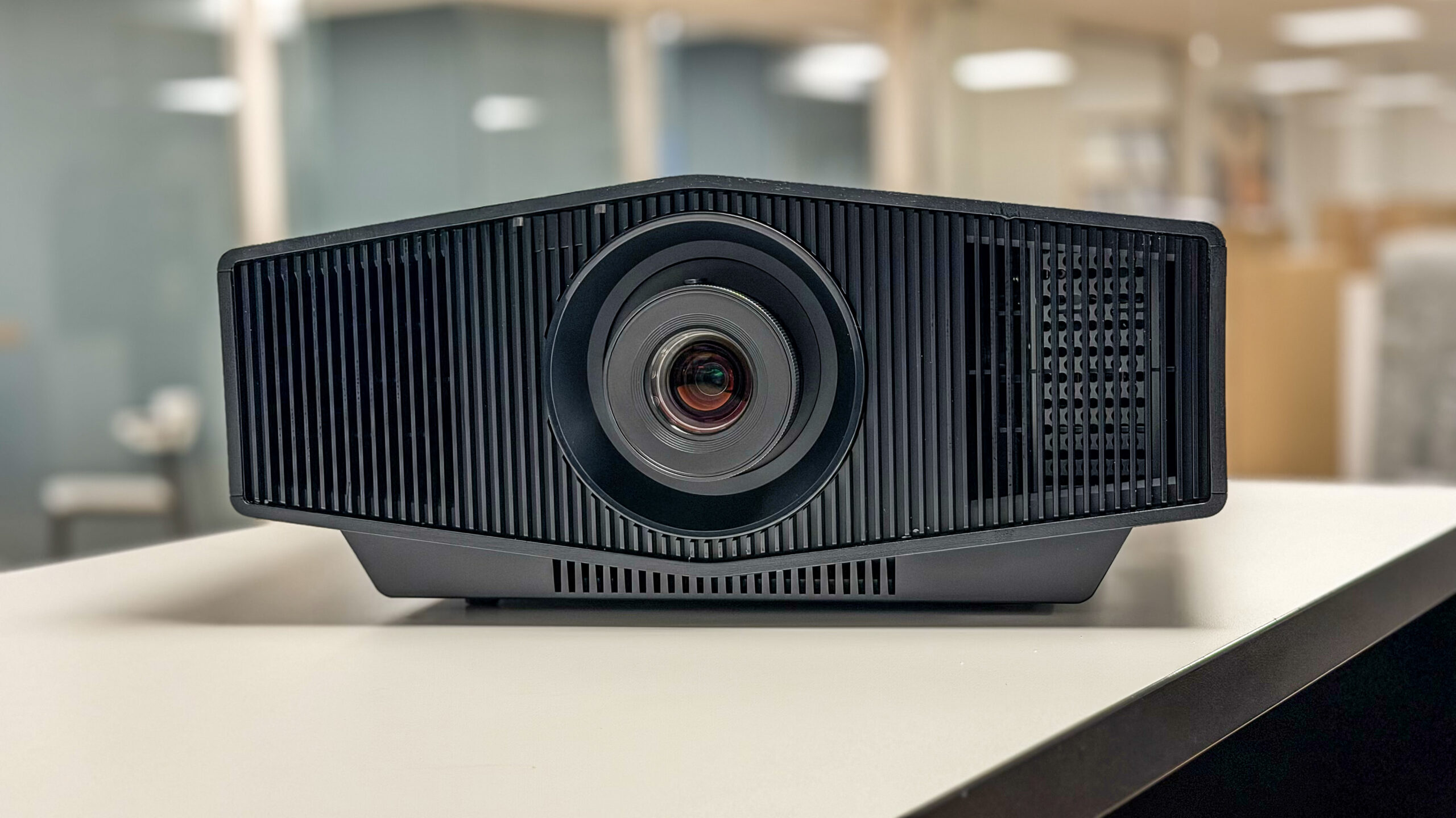 Sony Bravia Projector 7 - front - geirnordby