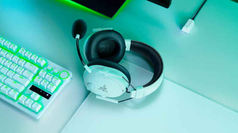 10_Blackshark-V3-Pro_White-1356_R1