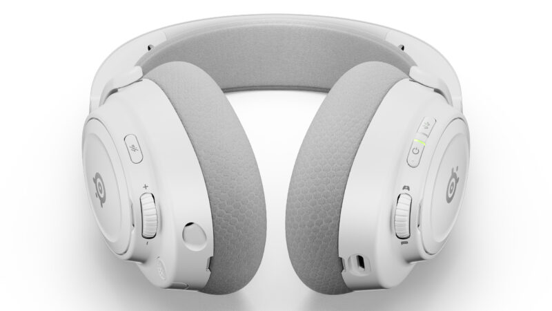 arctis_nova_7_wl_gen_2_white_bottom