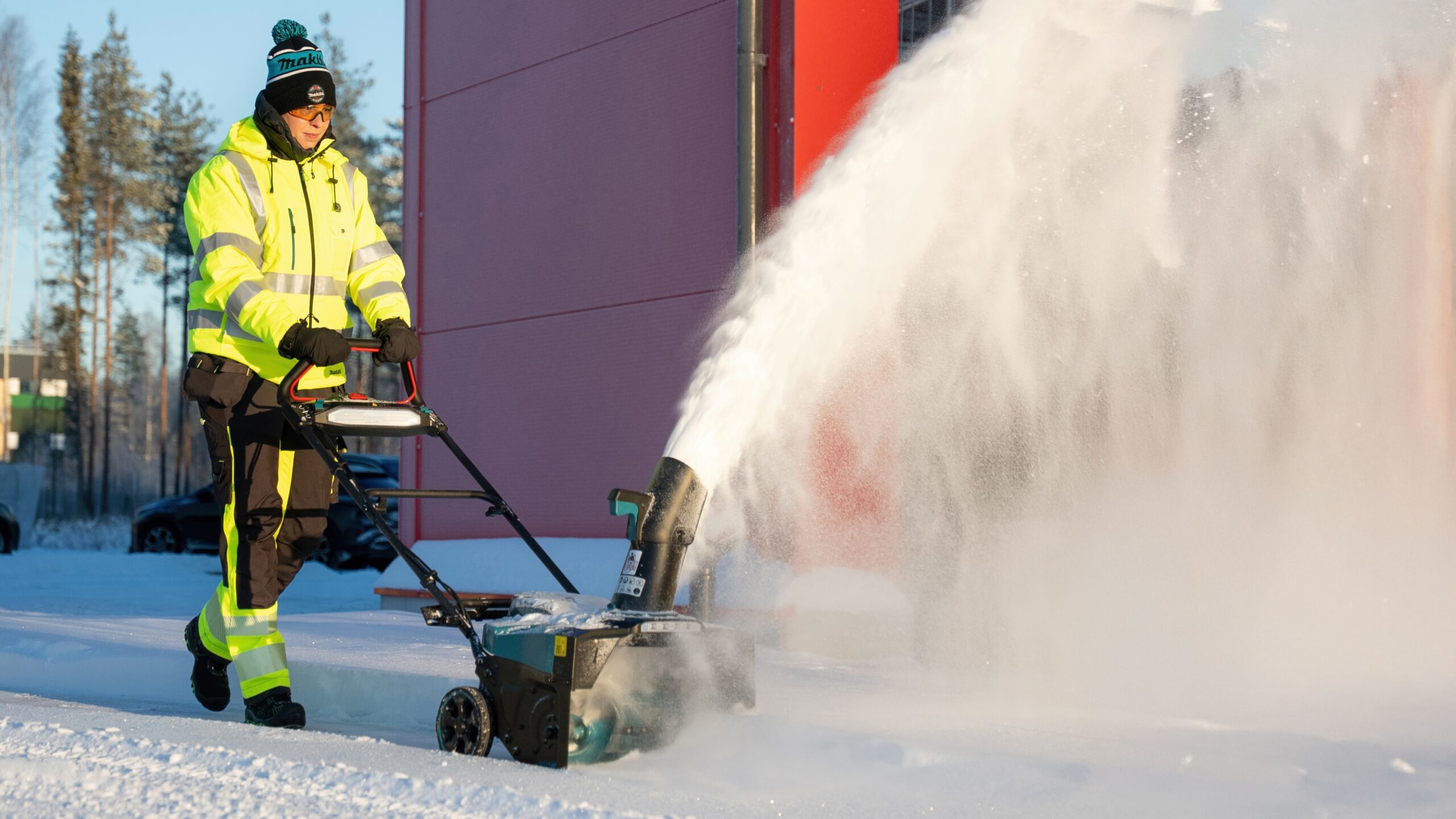 Makita XGT SN001GZ lifestyle 2