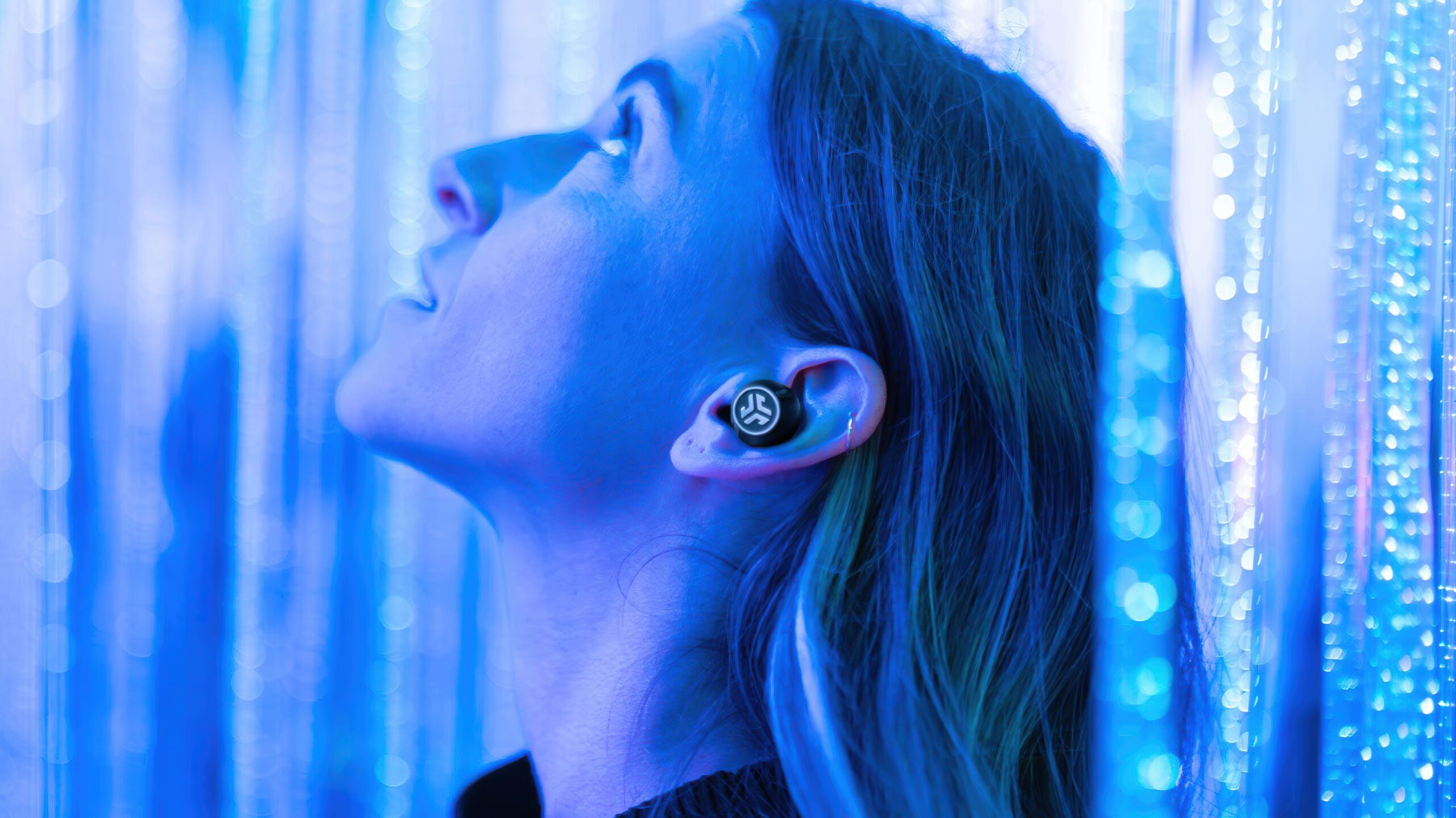 JLab Epic Lab Editon lifestyle 2