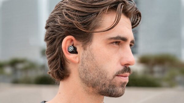 JLab Epic Lab Editon lifestyle