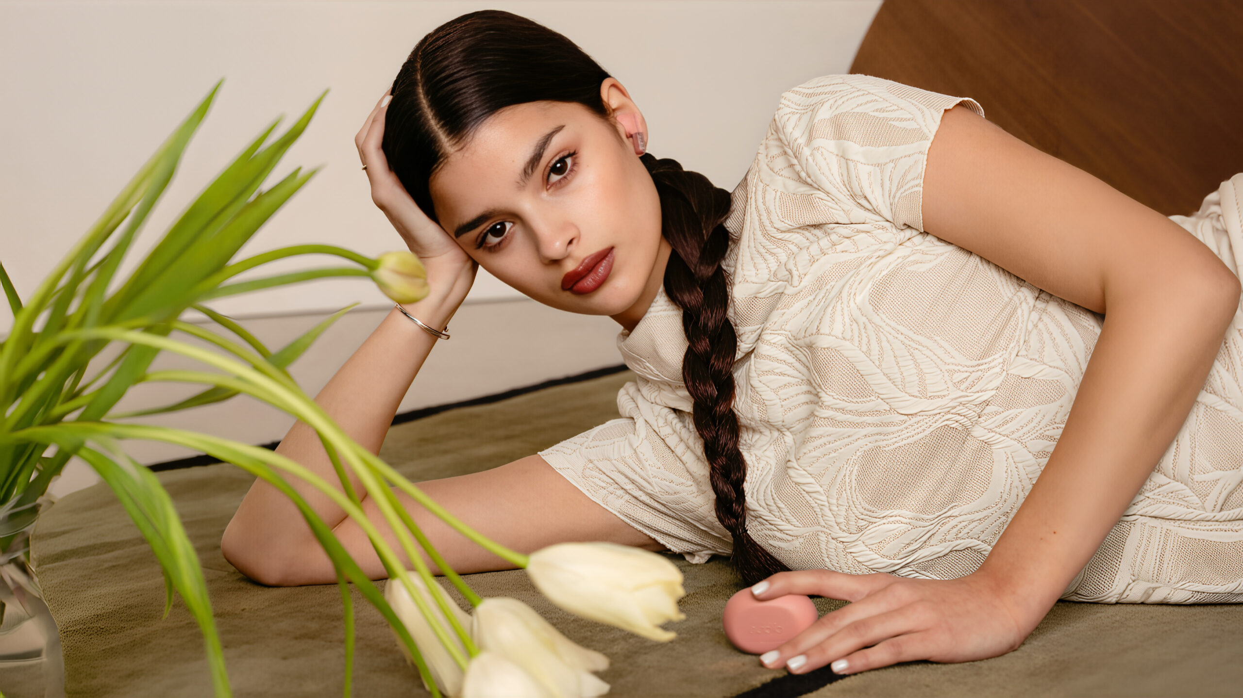 Sudio N3 Pro lifestyle 3.jpg