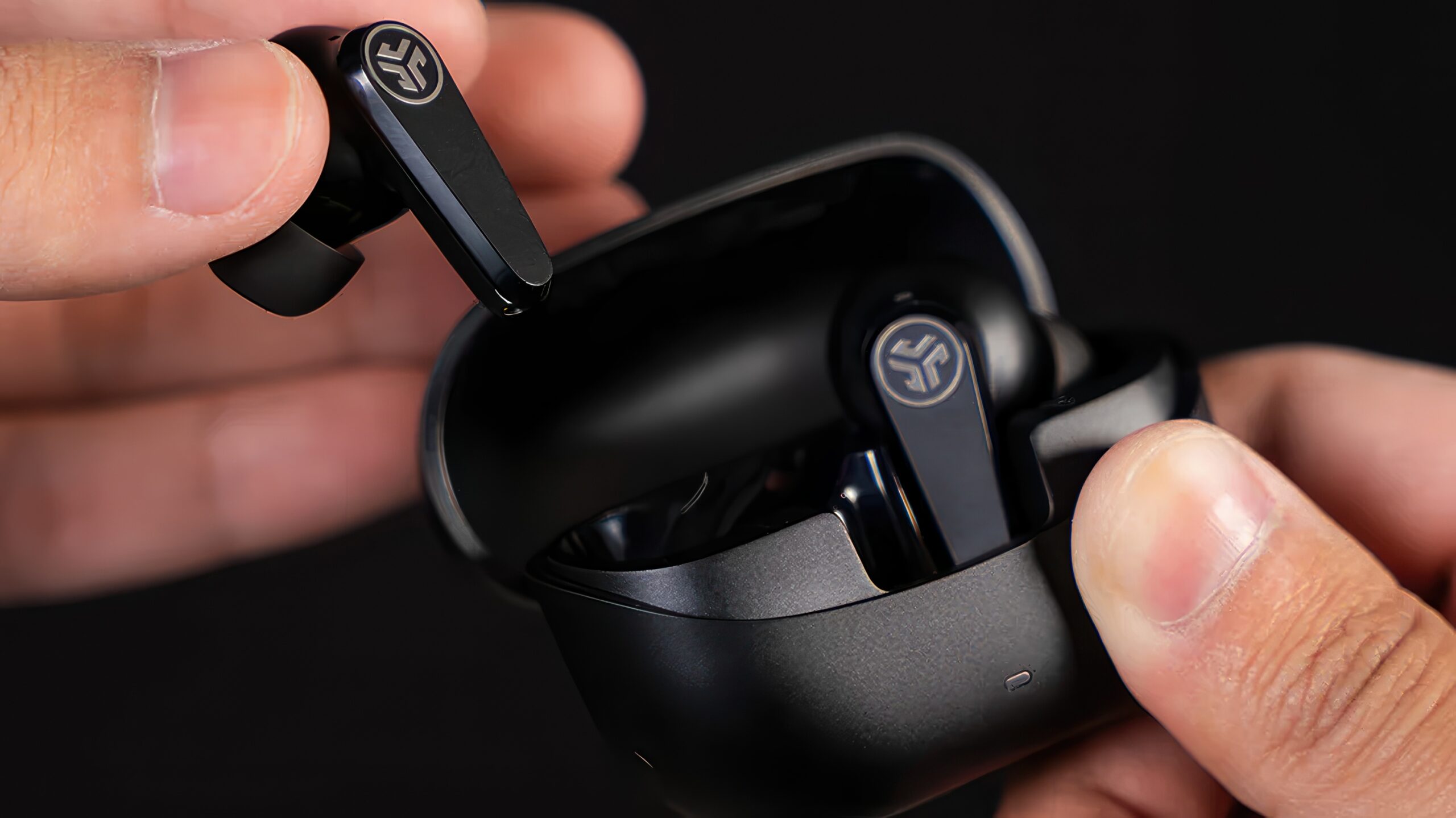 JLab-Go-Pods-Lifestyle-Studio-Black-1000-OutOfCase-1